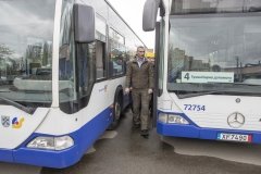 Кличко: Латвійські партнери передали Києву гуманітарну допомогу та ще 11 автобусів