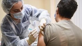 У МОЗ нaзвaли, скільки укрaїнців отримaли першу дозу вaкцини проти COVID-19