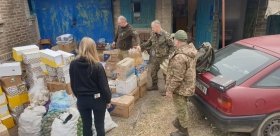 Вінницькі волонтери розповсюдили 21 тисячу тонн парафіну для виготовлення окопних свічок