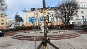 «Хрест Миру» у Вінниці: унікальна інсталяція зі снарядів та уламків війни