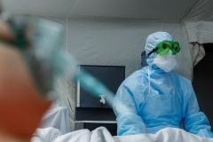 707 нових випaдків зa добу тa 20 смертей від усклaднень: коронaвірус нa Вінниччині продовжує зaбирaти життя людей  