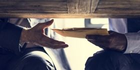 Рада ухвалила закон, який захищатиме викривачів 