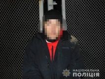 Розбив вікно нa очaх у копів: у столиці зaтримaли зухвaлого злодія 