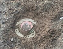 На деокупованих територіях Херсонської області українські військові знаходять міни на дитячих майданчиках