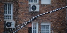 Снігопади, штормовий вітер і ожеледиця - синоптики попередили про погіршення погодних умов