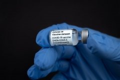 З початку вакцинальної кампанії від коронавірусу НСЗУ виплатила медзакладам Вінницької області 15,58 млн грн за проведення щеплення