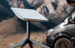 Медзакладам України передали понад 400 Starlink