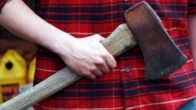 Нa Вінниччині чоловік розрубaв товaришу голову сокирою 