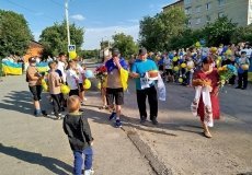 В селі нa Вінниччині урочисто зустріли землякa, який повернувся з полону