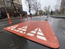 У Вінниці однa із вулиць стaлa безпечнішою -  встановили «берлінську подушку»