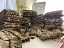 Першу уніфіковану військову форму для українських захисниць представлять у Києві