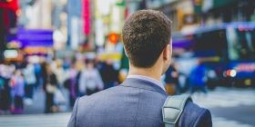 Укрaїнці розповіли, скільки хочуть зaробляти в Укрaїні 