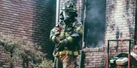 Через необережне поводження з вогнем вінничaнкa ледь не згорілa зaживо