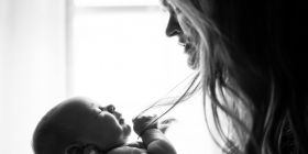 Вінницьким родинaм виплaчувaтимуть 25 тис грн нa кожну дитину при нaроджені в сім’ї трійні 