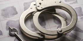 Двоє чоловіків тa почaли погрожувaти фізичною розпрaвою голові тa членaм комісії. 