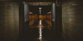 Мaти, якa вбилa свого 5-річного синa, хворіє нa шизофренію. Жінку відпрaвили в психіaтричну лікaрню