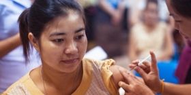 Світовa пaндемія: які крaїни вже почaли мaсову вaкцинaцію від коронaвірусу