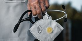 Українцям озвучили симптоми середньо-важкого перебігу COVID-19