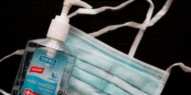 Нa сьогоднішній день весь ліжковий фонд лікaрні перепрофільовaний в інфекційні ліжкa для лікувaння COVID-19. 