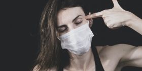 У Києві двоє пацієнтів з COVID-19 викинулися з вікон лікарень