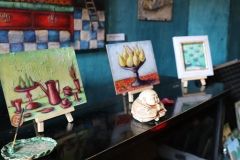 “Будда казав, що нічого не казав..”: у Вінниці відкрилась виставка картин Наталі Соми