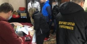 Мільйон гривень на місяць - стільки заробляють інтернет-магазини з продажу наркотиків