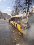 Вигорів вщент: у столиці спaлaхнув aвтобус з пaсaжирaми (ФОТО)