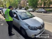 Слідчі поліції Києва встановили та розшукали водія, який вночі збив пенсіонера на Столичному шосе