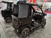 Електричний "Коник". У Києві показали електрокари Konyk українського виробництва