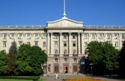 Суд у Миколаєві позбавив російську мову статусу регіональної