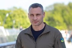 Віталій Кличко відвідав передові позиції захисників Бахмуту та Вугледару: підтримав бійців та привіз необхідну допомогу 