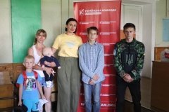 Активісти Волонтерського штабу "Українська команда" Вінниччини зустрілись з родинами військовослужбовців