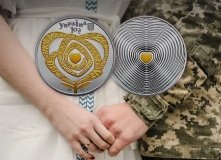  НБУ вводить в обіг пам’ятну монету «Сила кохання»