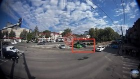 Ранкова ДТП на Пирогова: Renault не розминувся з Volkswagen