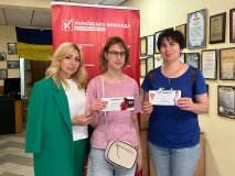 Волонтери «Української команди» щомісяця надають вінничанам безкоштовні сертифікати на консультації лікарів та адвоката