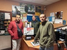 Волонтери «Української команди» передали на передову бензопилу та пальне