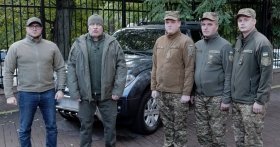 Волонтерська допомога: «Українська команда» передала автівку 25 бригаді НГУ