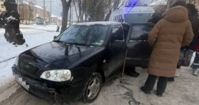 На вулиці Пирогова автомобіль збив пішохода: поліція з’ясовує обставини