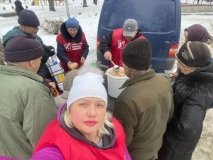 Гарячі обіди, що об'єднують в центі міста Гайсин