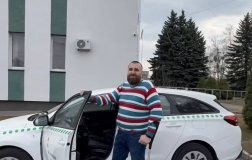 Попри поранення — до нових можливостей: у Вінниці ветеран успішно склав іспит на водійські права