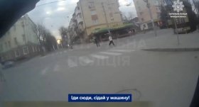 Перші хвилини після атаки: поліція оприлюднила відео з бодікамер під час обстрілу Вінниці