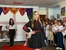 У Вінницькому медичному коледжі до Дня вишиванки провели яскравий флешмоб та обрали найкращі вишиванки