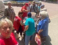 У центрі Гайсина волонтери «Української команди» щотижня безкоштовно допомагають усім, хто цього потребує
