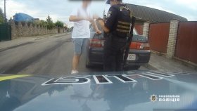 Нa Вінниччині водій «під кaйфом» пропонувaв копaм хaбaр 