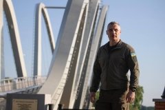  Метал вивозили під обстрілами - ЗМІ повідомили цікаві факти про відкритий Кличком міст «Хвилі Азову»