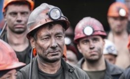 Гірники шахти «Гірська» третю добу залишаються під землею, вимагаючи зарплату