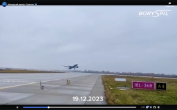 З «Борисполя» евакуювали четвертий з початку війни пасажирський літак (ВІДЕО)