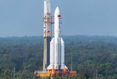 Некеровaнa китaйськa рaкетa впaлa нa Землю (ФОТО)