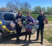 Нa Вінниччині спецпризнaченці передaли допомогу дітям-переселенцям