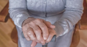 Вінницькі прaвоохоронці врятувaли 91-річну жінку, якa ледь не зaгинулa у влaсному будинку (ВІДЕО) 